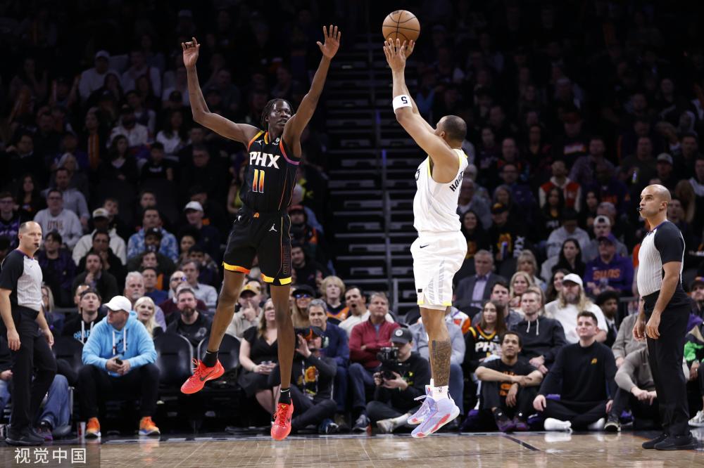 进场馆的人 进场馆的人